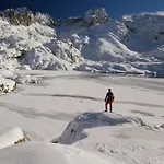 度假居 Spacious, Bright And Comfortable Bedrooms *