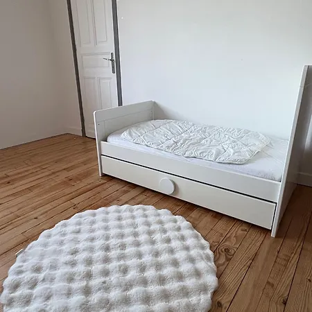 Dom wakacyjny Spacious, Bright And Comfortable Bedrooms Lannemezan