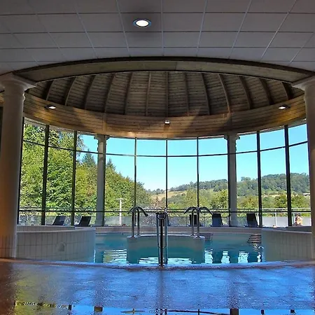 Spacious, Bright And Comfortable Bedrooms Lannemezan