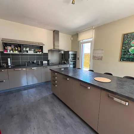 Spacious, Bright And Comfortable Bedrooms * Lannemezan