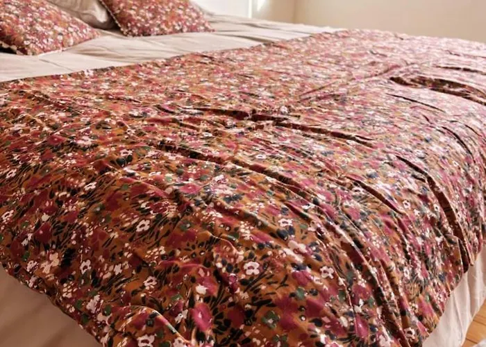 Feriehus Spacious, Bright And Comfortable Bedrooms Lannemezan