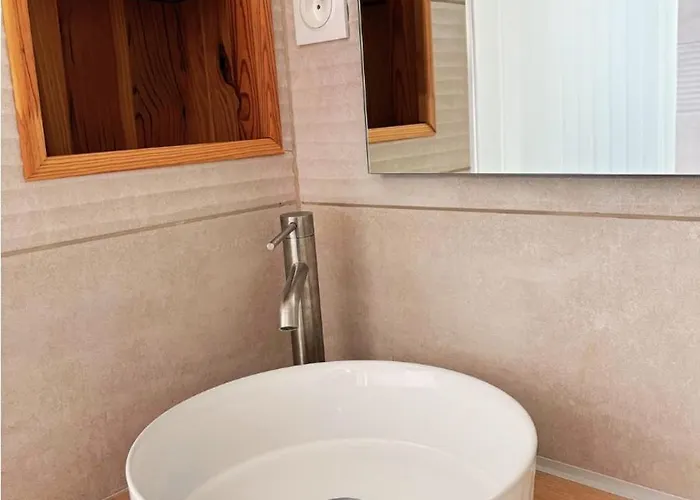 Dom wakacyjny Spacious, Bright And Comfortable Bedrooms Lannemezan