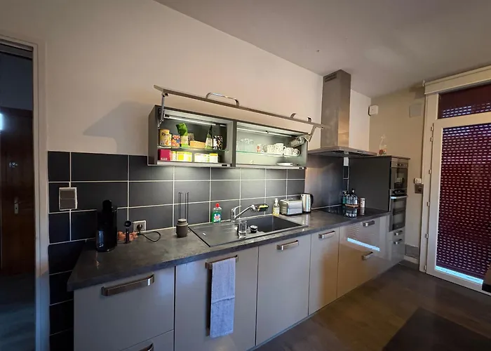 Spacious, Bright And Comfortable Bedrooms Dom wakacyjny Lannemezan