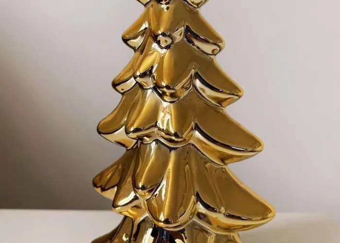 Dom wakacyjny Spacious, Bright And Comfortable Bedrooms Lannemezan