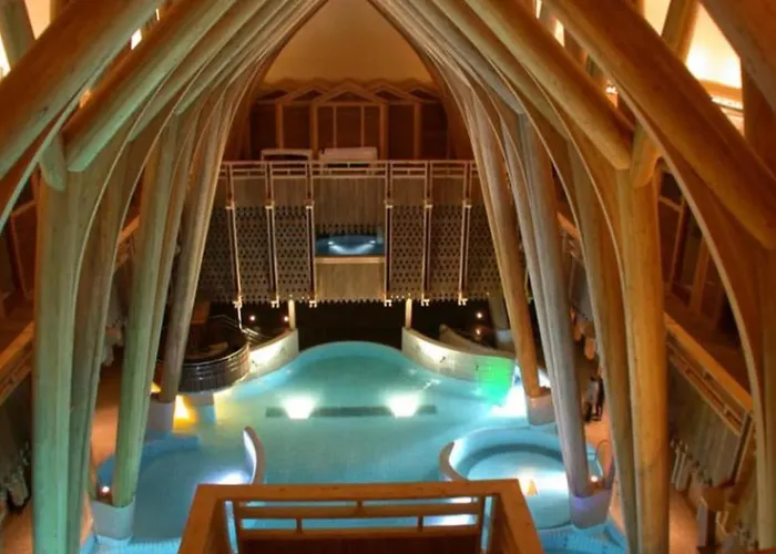 Spacious, Bright And Comfortable Bedrooms Feriehus Lannemezan